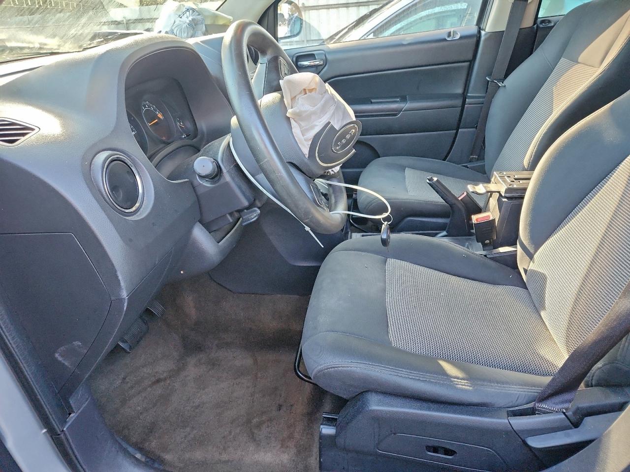 Jeep Compass Sport Image 12