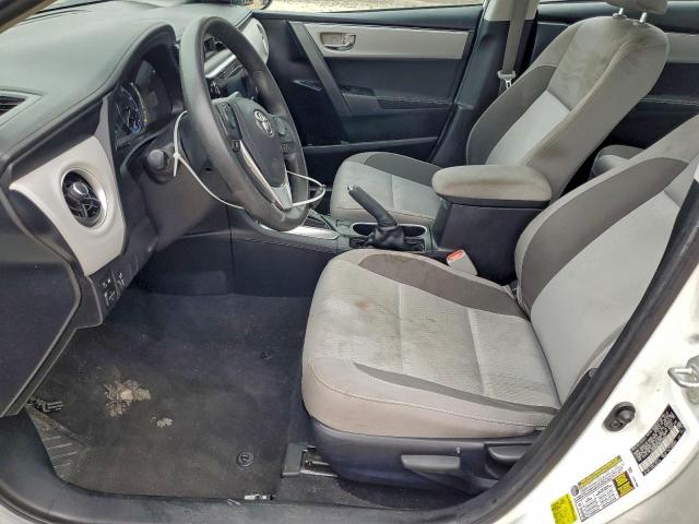 Toyota Corolla L Image 9