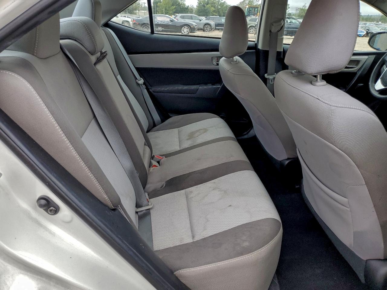 Toyota Corolla L Image 5