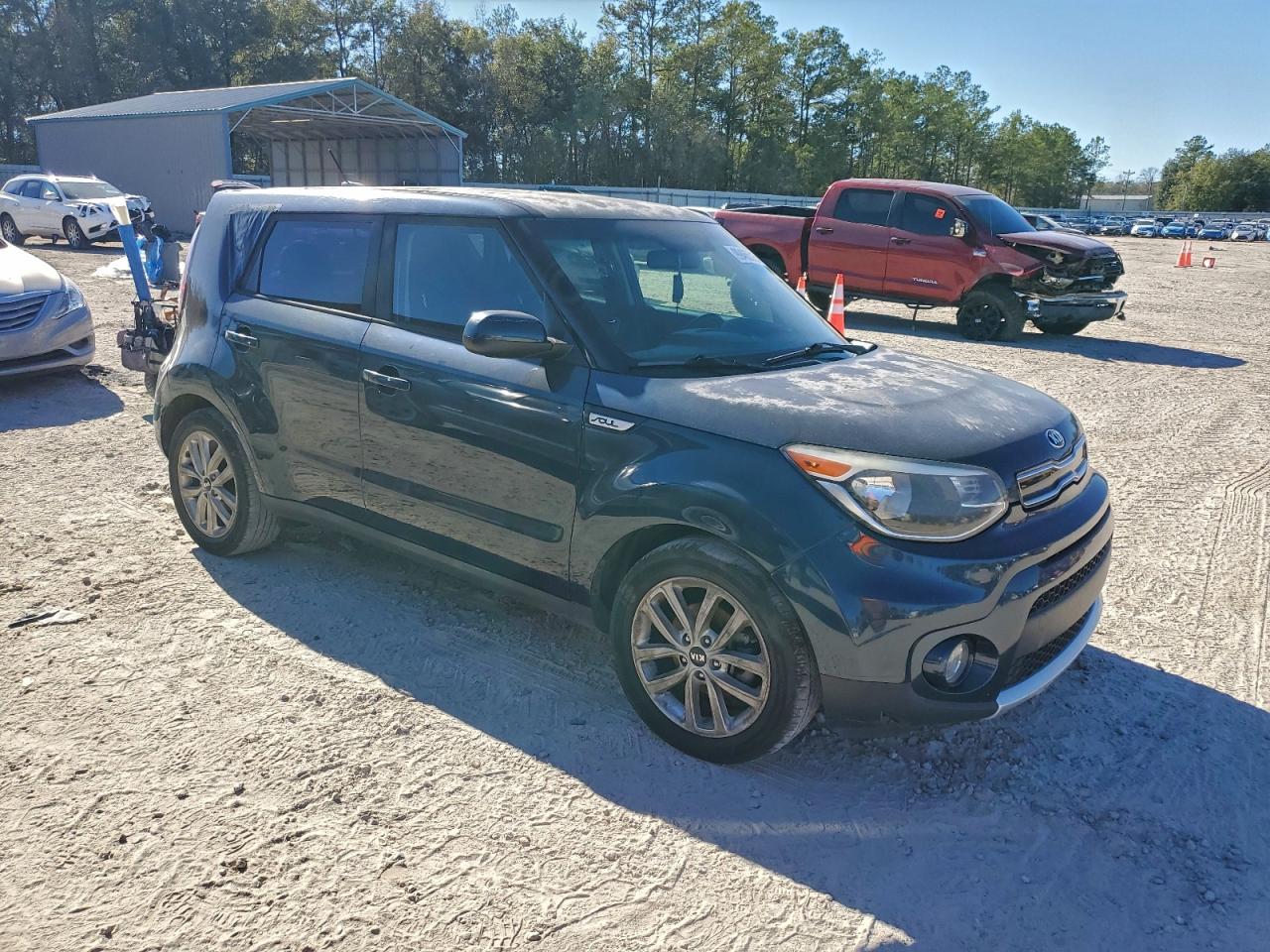 Kia Soul + Image 10
