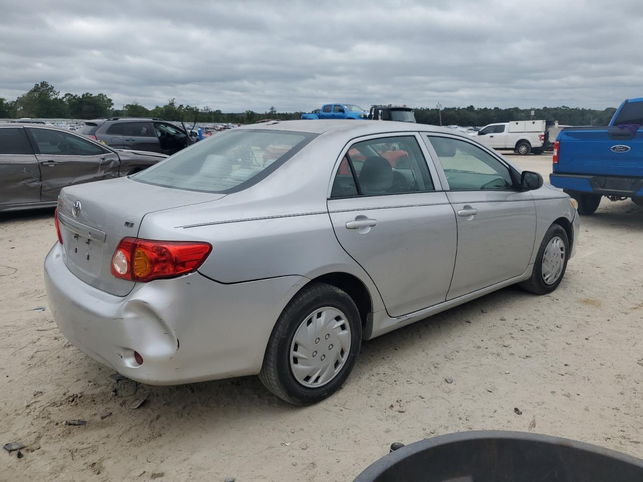 Toyota Corolla Base Image 4