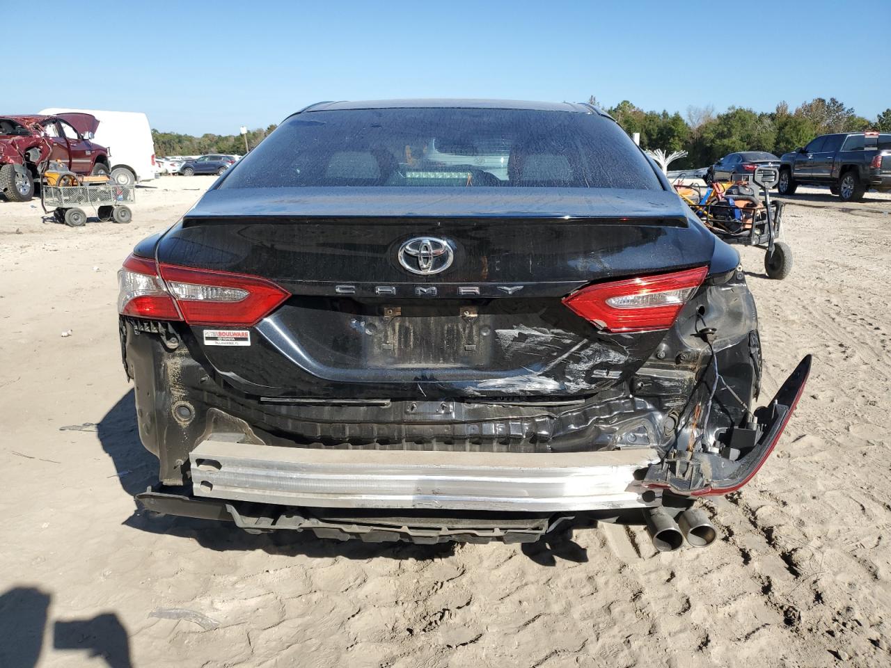 Toyota Camry L Image 7