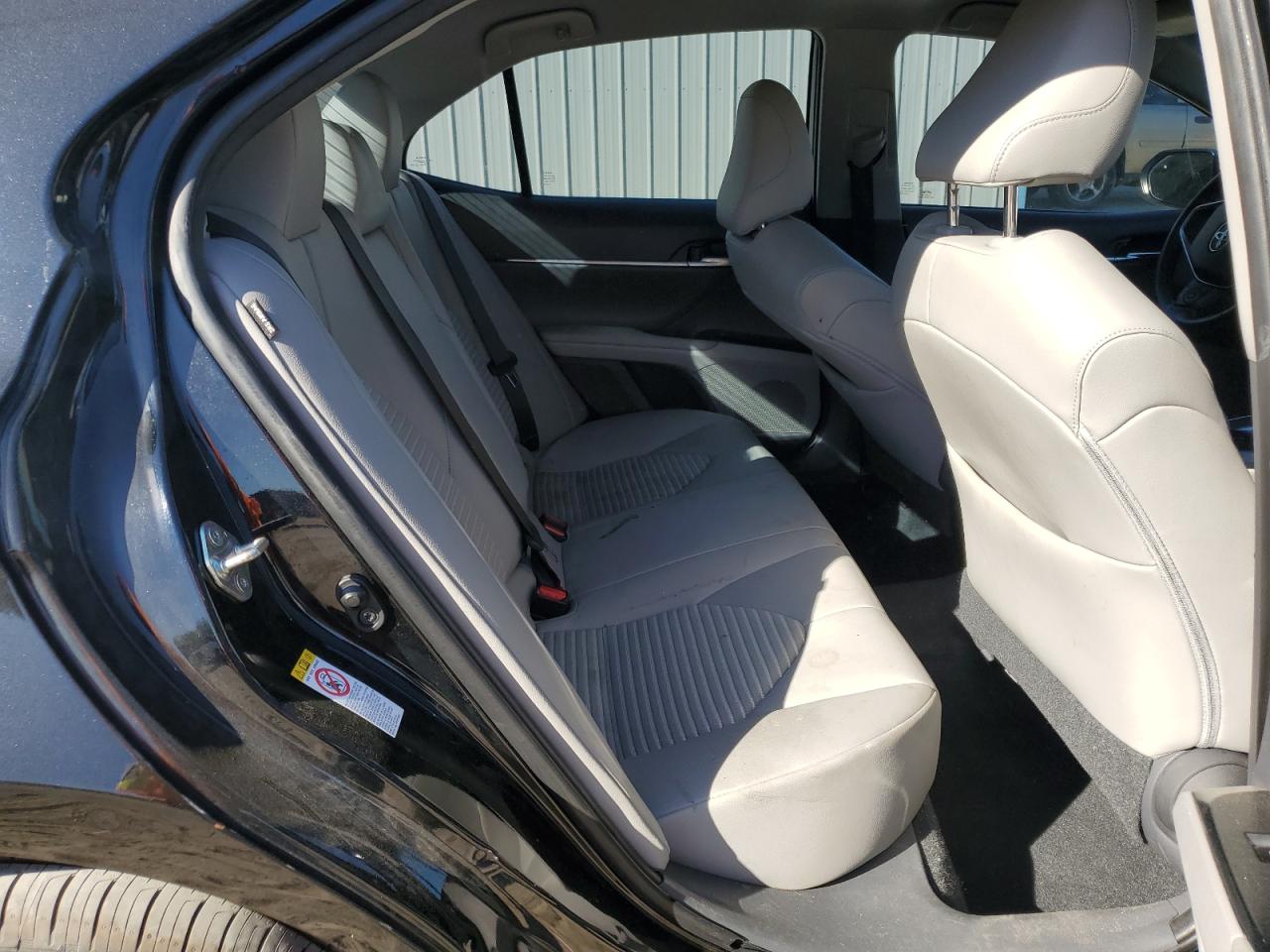 Toyota Camry L Image 8