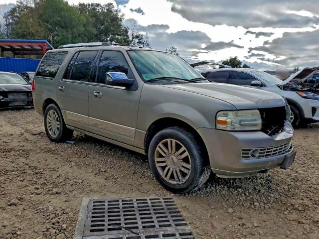 Lincoln Navigator Image 7