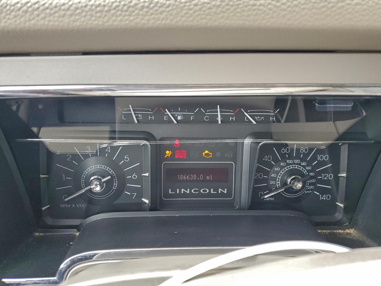 Lincoln Navigator Image 10