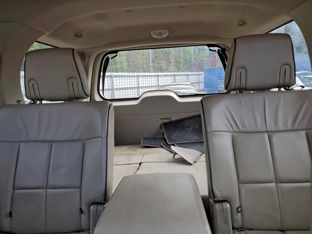 Lincoln Navigator Image 2