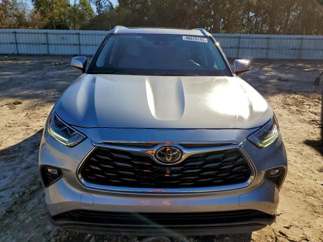 Toyota Highlander Limited Image 5