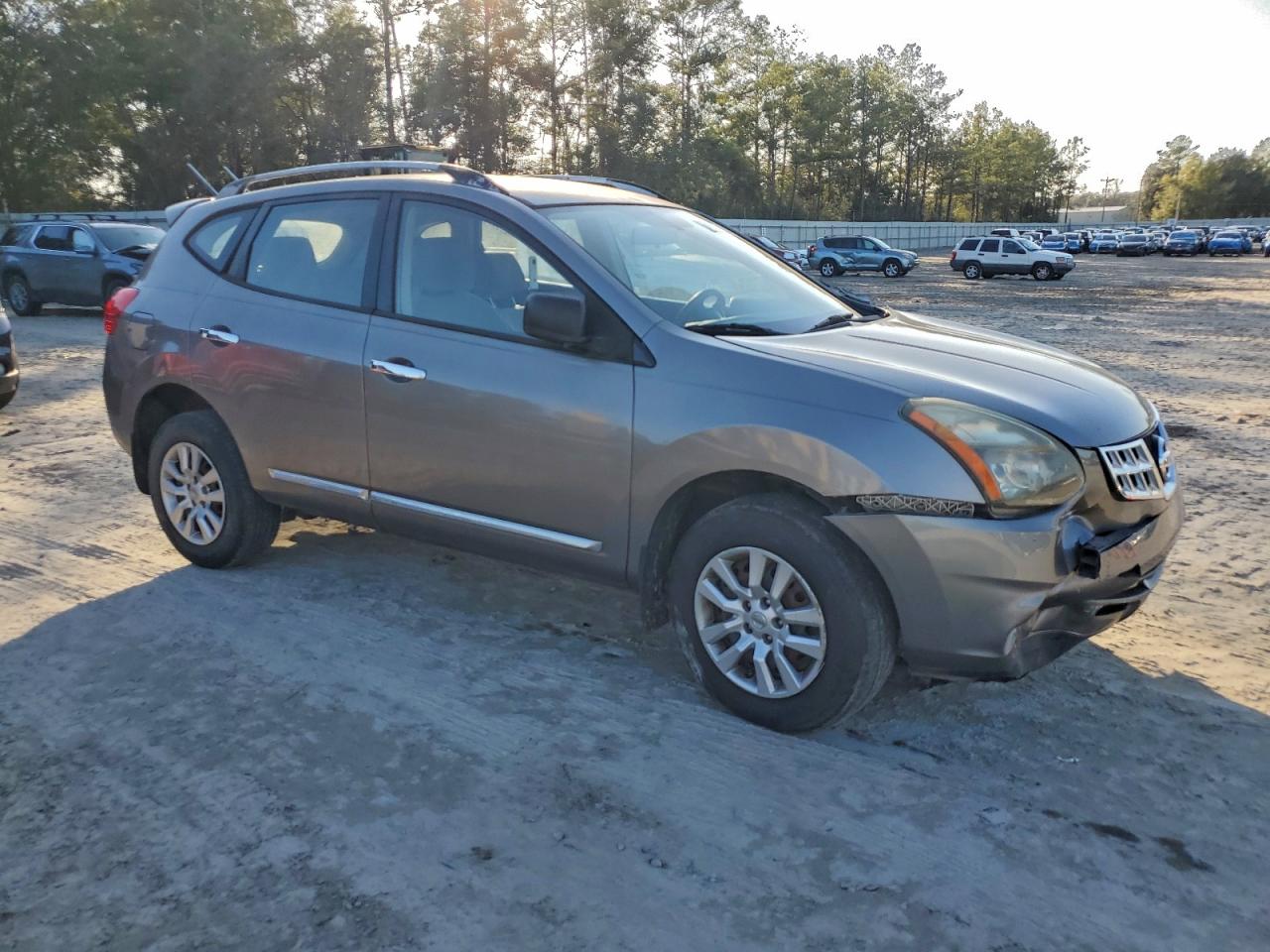 Nissan Rogue S Image 3