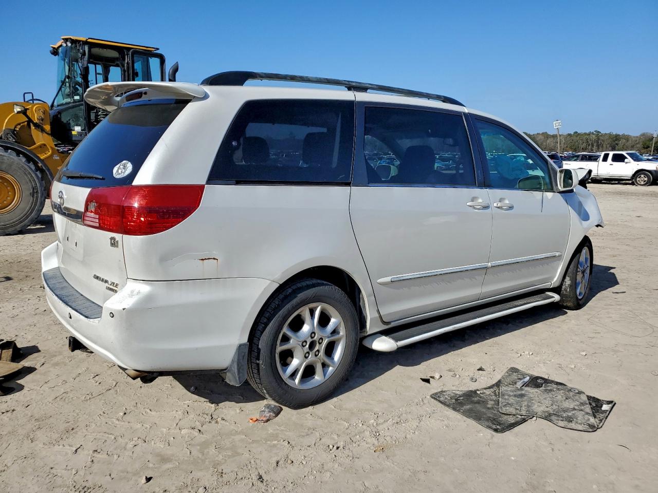 Toyota Sienna Xle Image 3