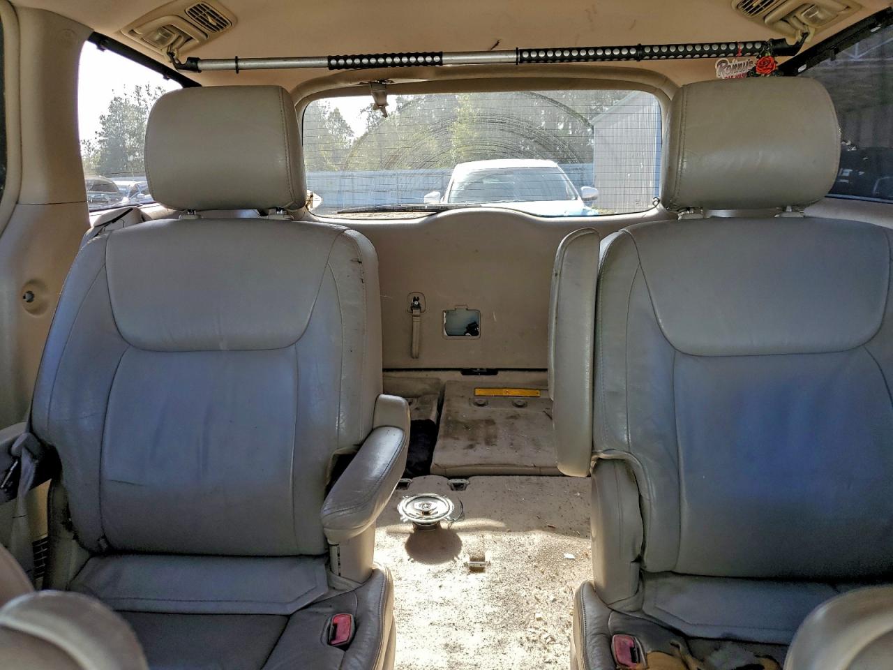 Toyota Sienna Xle Image 2