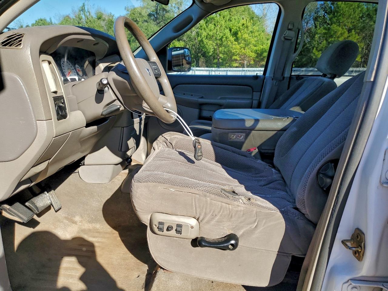 Dodge Ram 1500 St Image 8