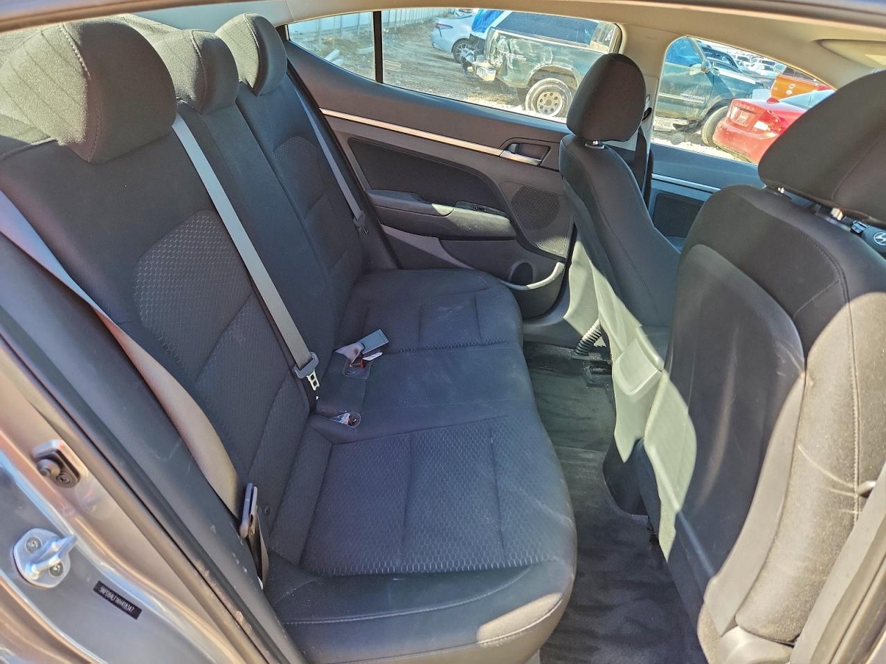 Hyundai ELANTRA Sel Image 11