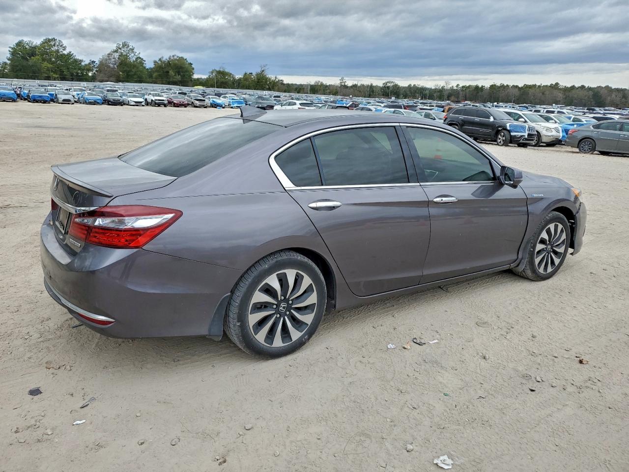 Honda Accord Hybrid Exl Image 3