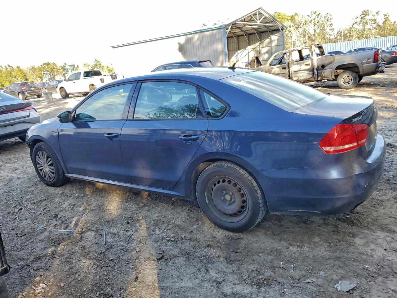 Volkswagen Passat S Image 8