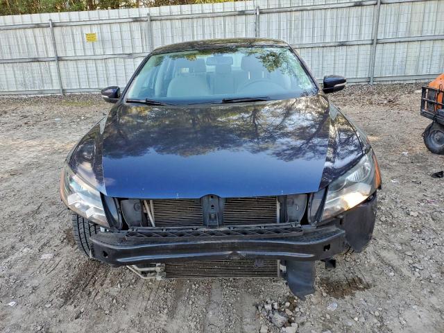 Volkswagen Passat S Image 9