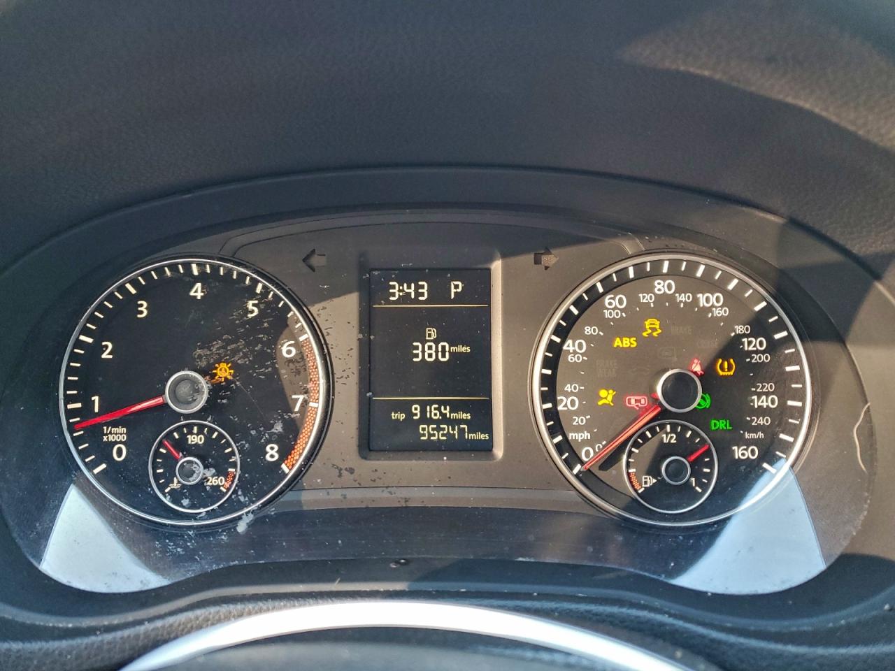 Volkswagen Passat S Image 7