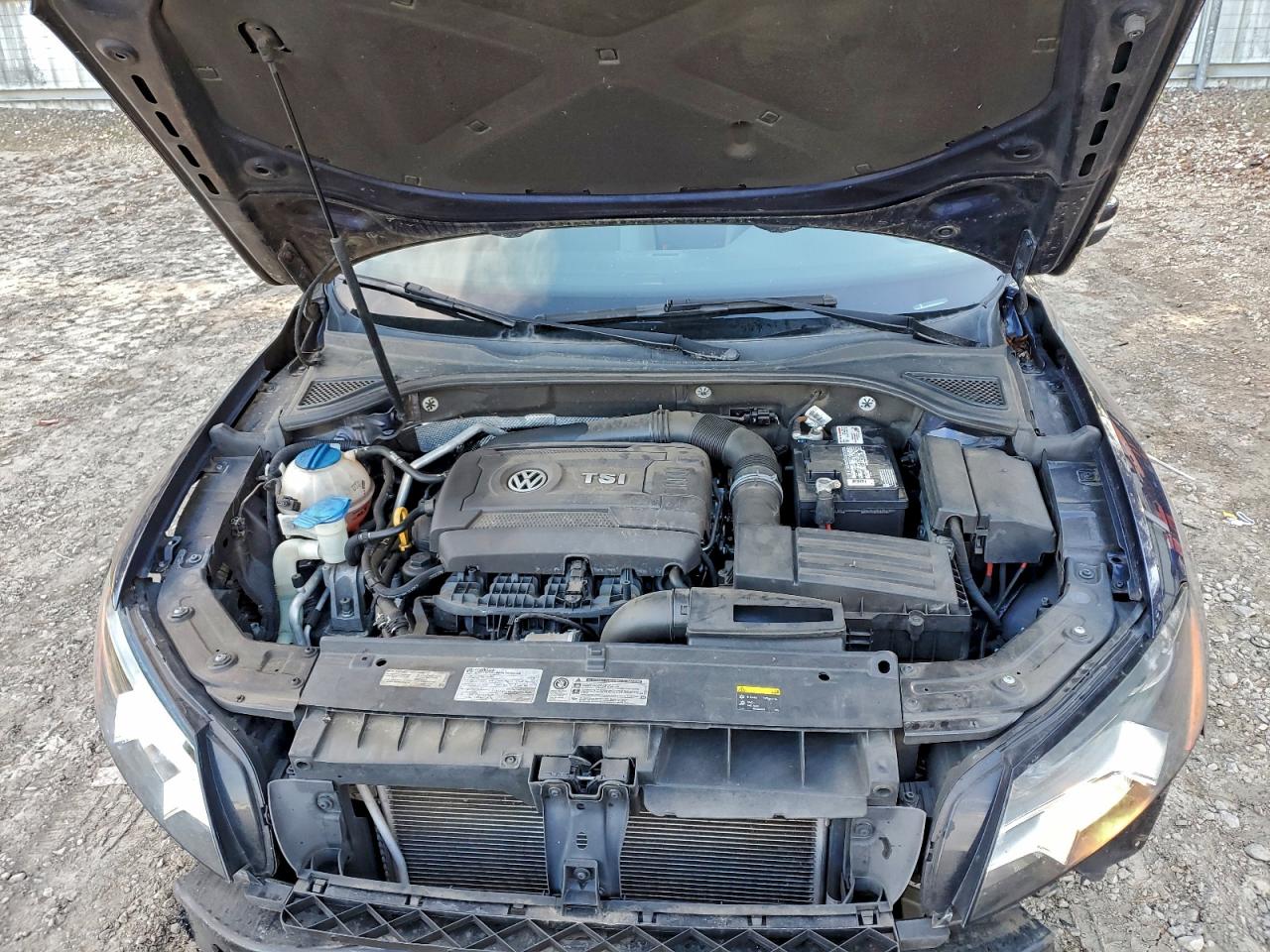 Volkswagen Passat S Image 10