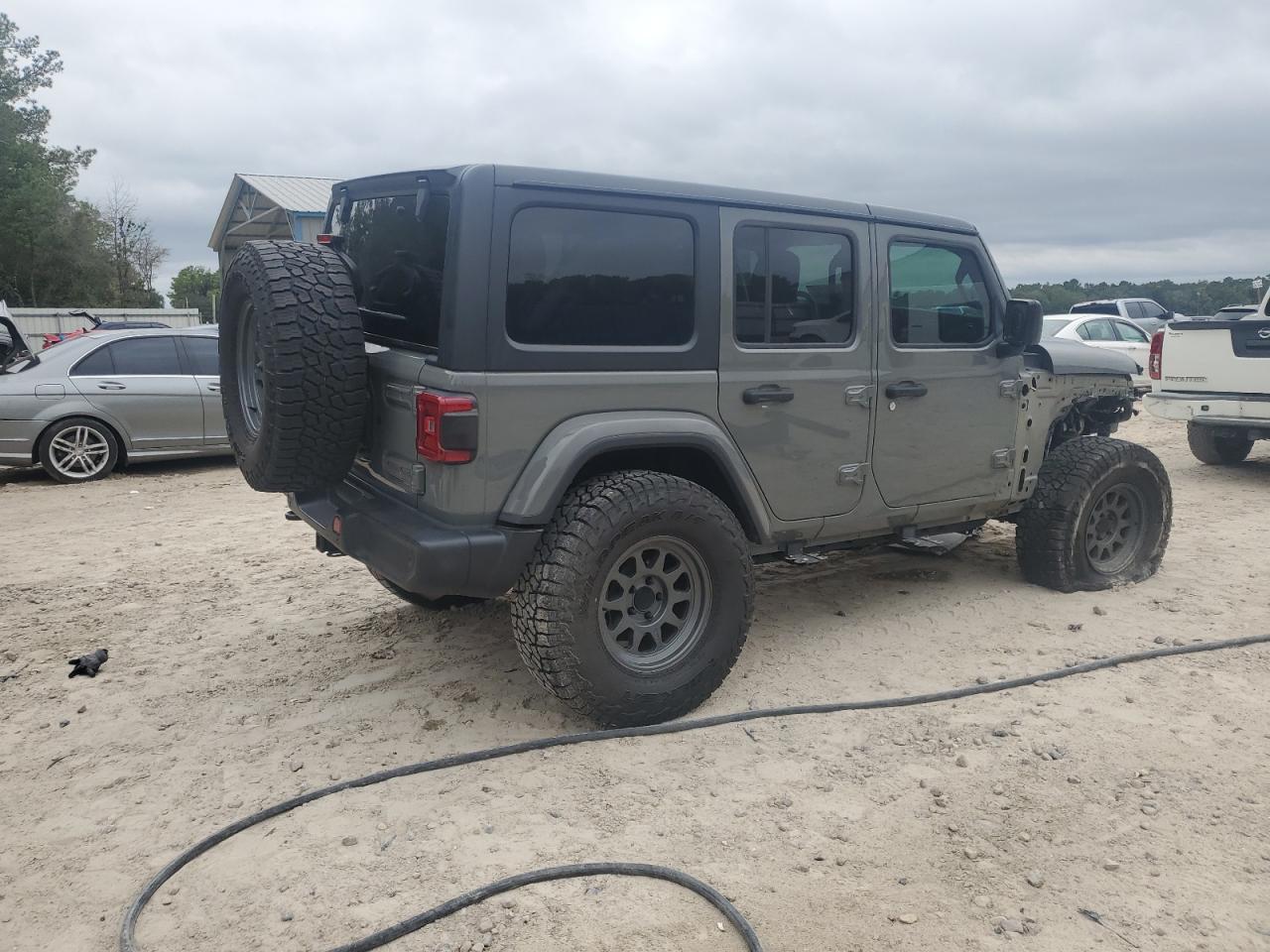 Jeep Wrangler Sahara Image 5