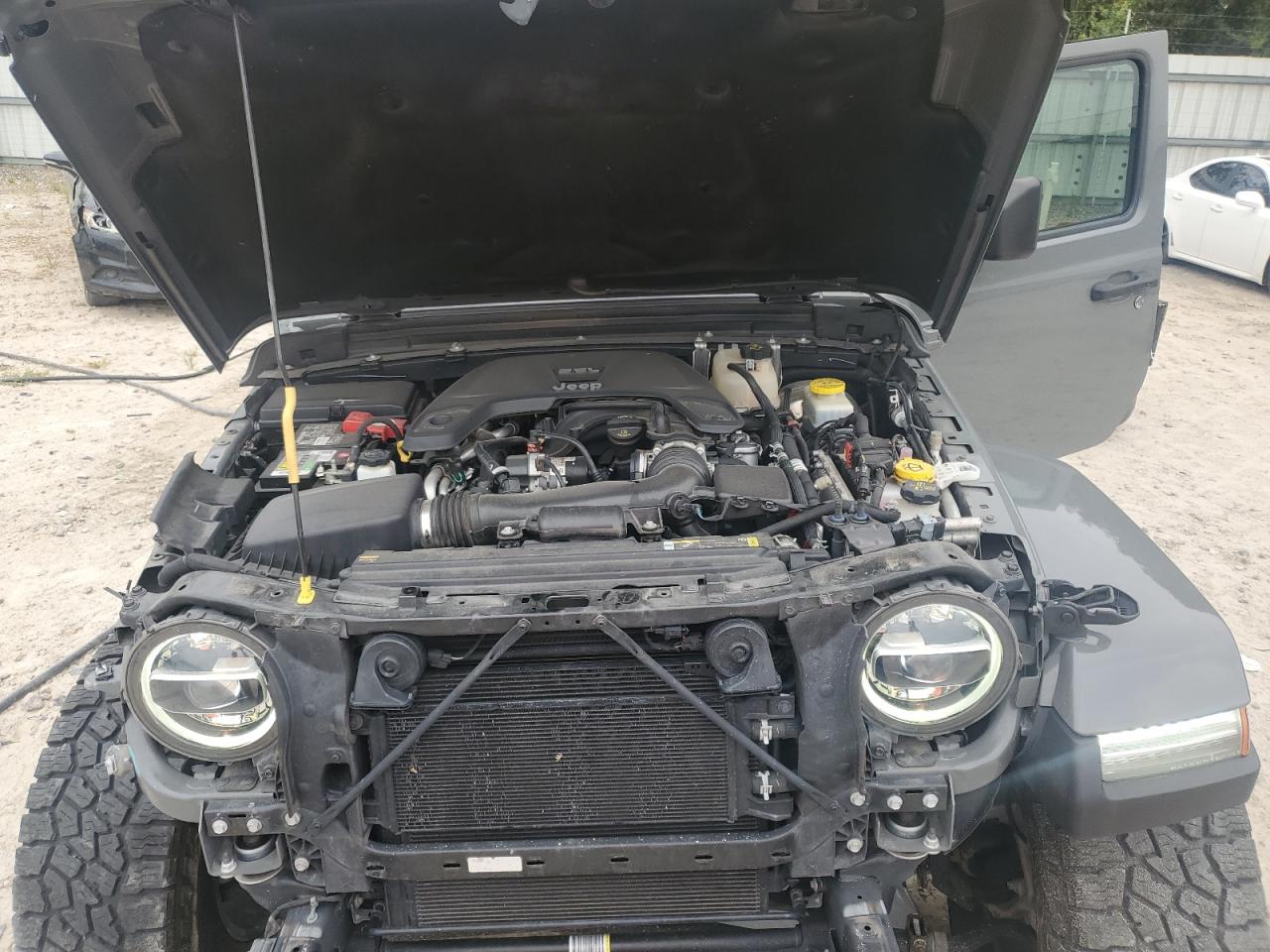 Jeep Wrangler Sahara Image 12