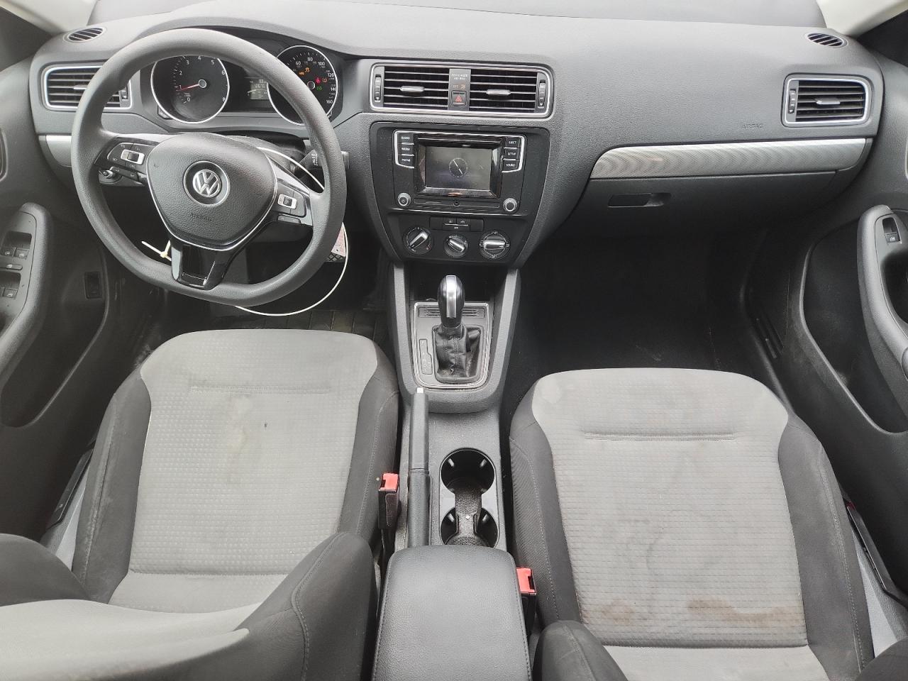 Volkswagen Jetta S Image 6