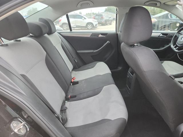 Volkswagen Jetta S Image 11