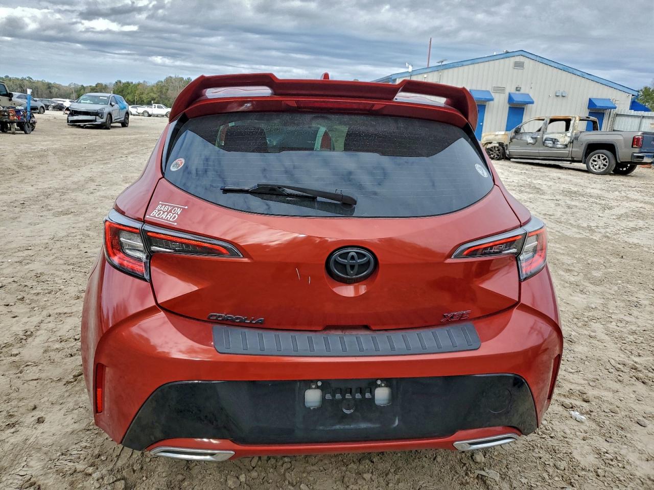 Toyota Corolla Xse Image 3