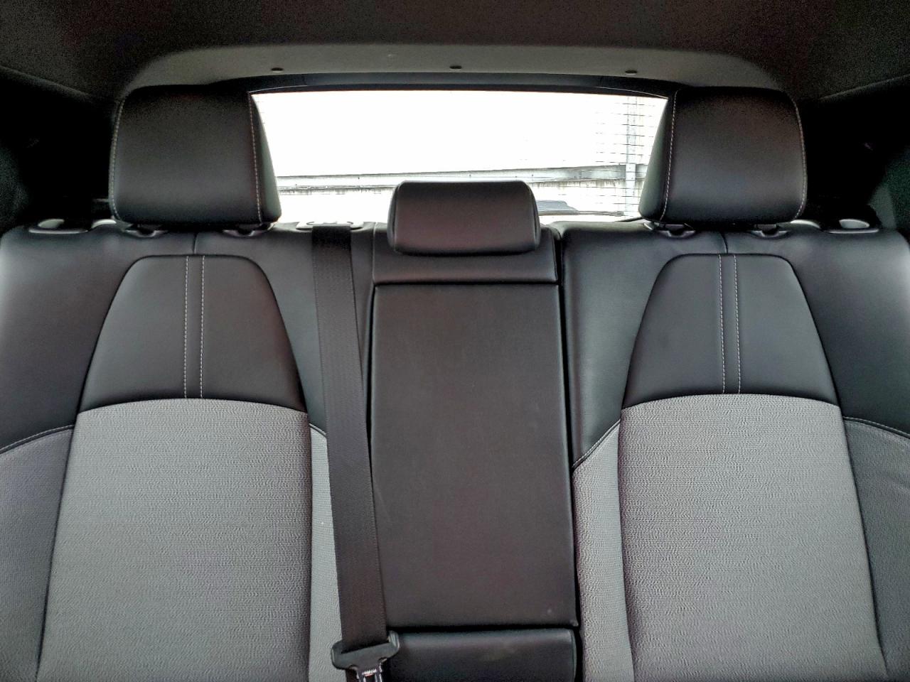 Toyota Corolla Xse Image 11