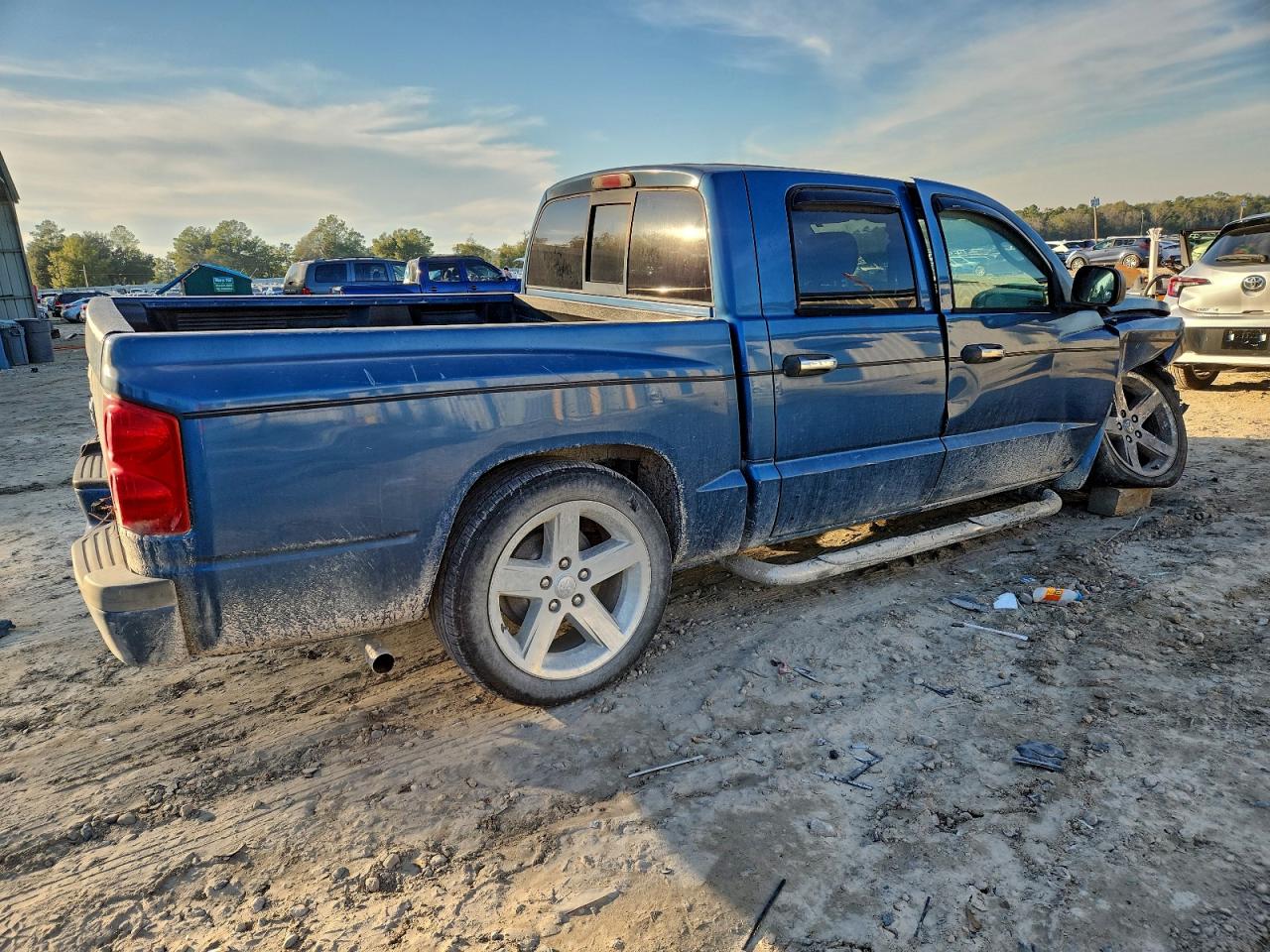 Dodge Dakota Quad Laramie Image 2