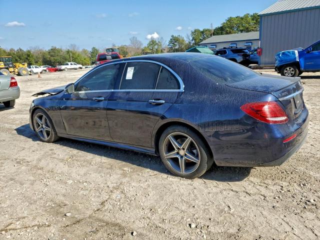 Mercedes-Benz E-Class 300 Image 4