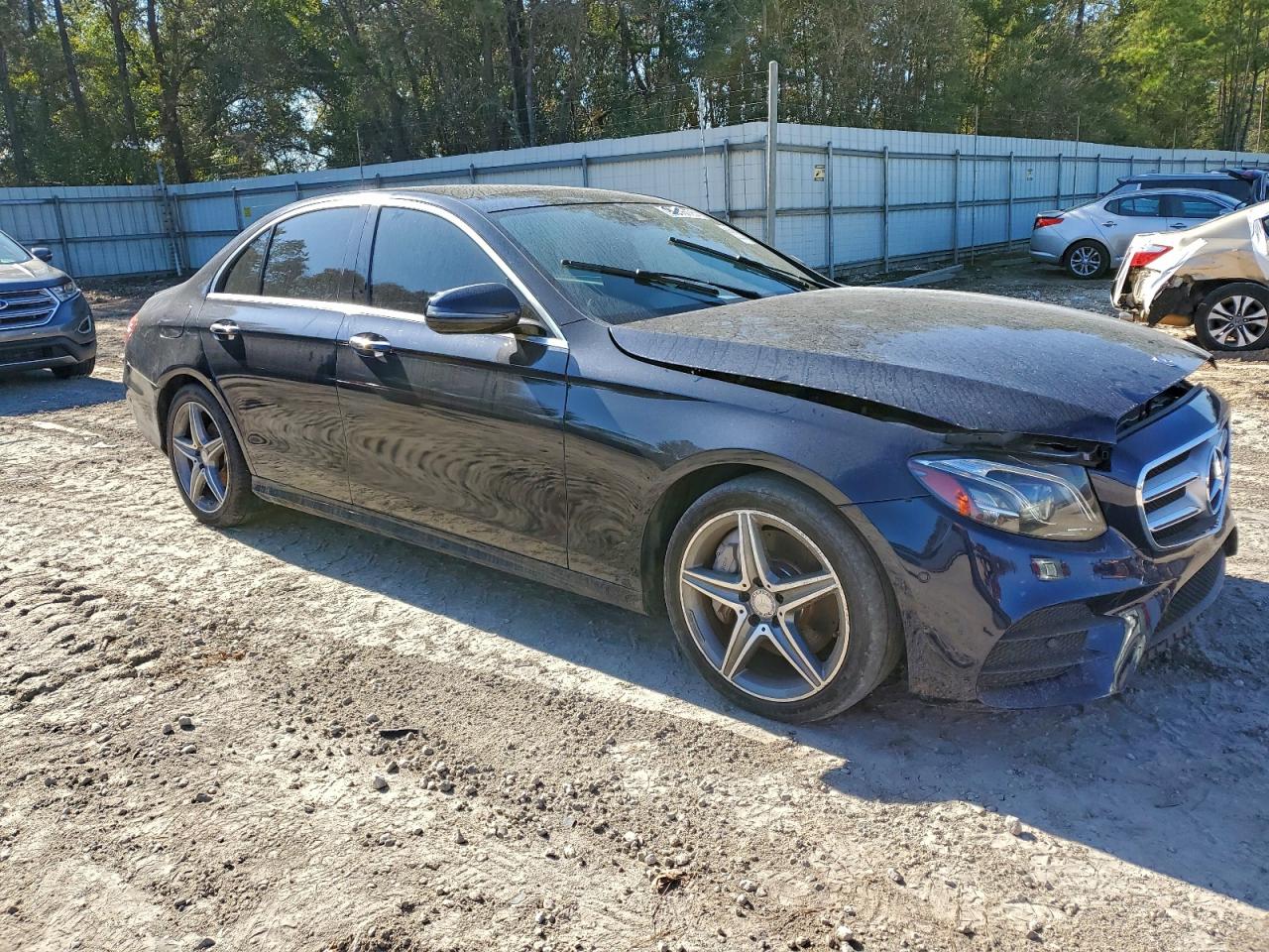 Mercedes-Benz E-Class 300 Image 2