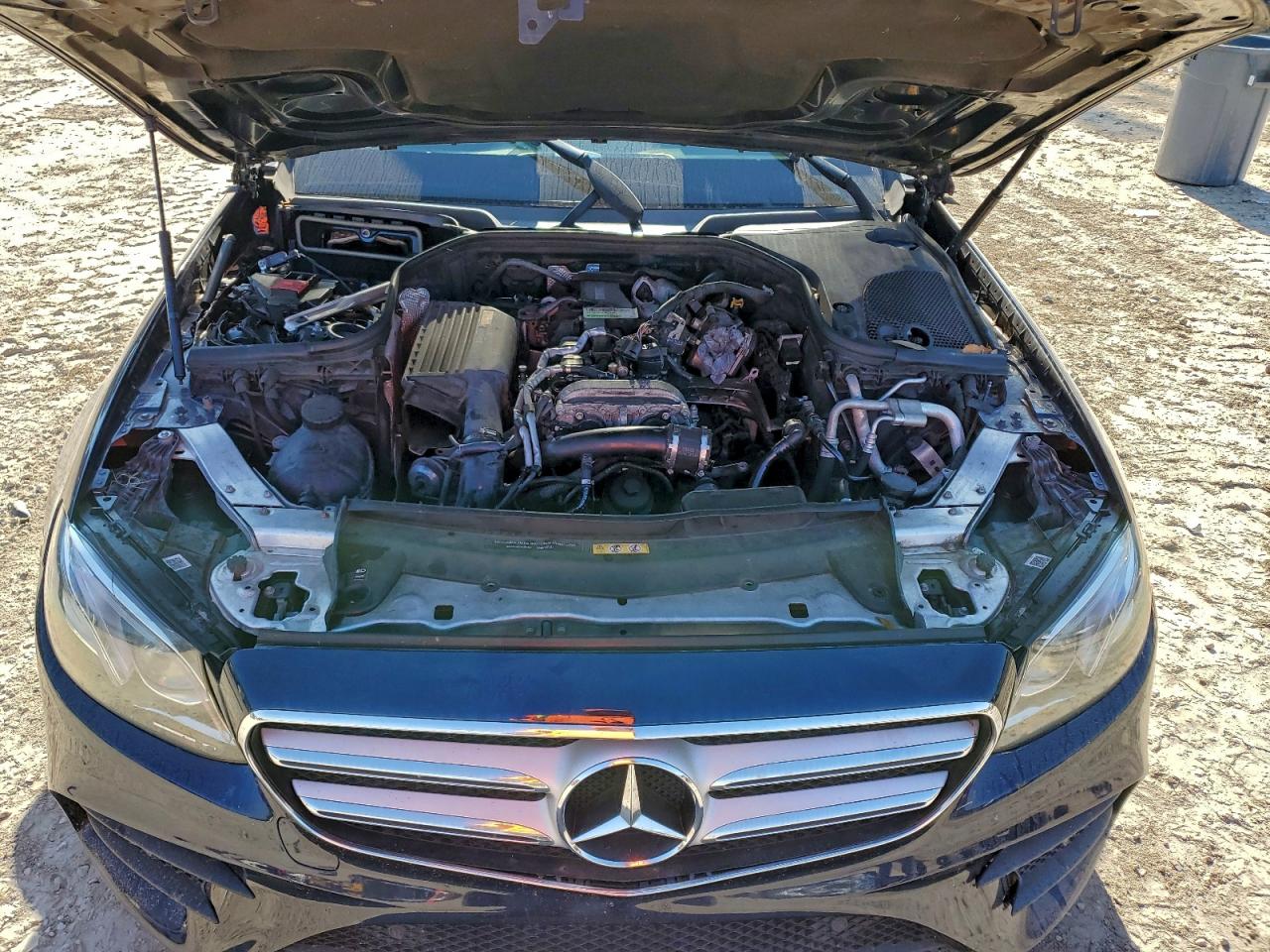 Mercedes-Benz E-Class 300 Image 8
