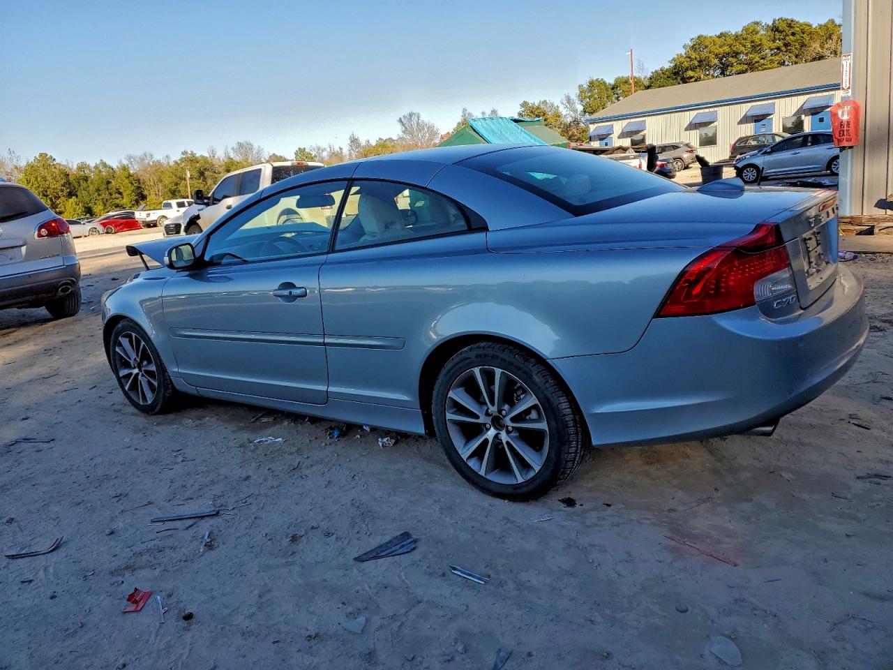Volvo C70 T5 Image 2