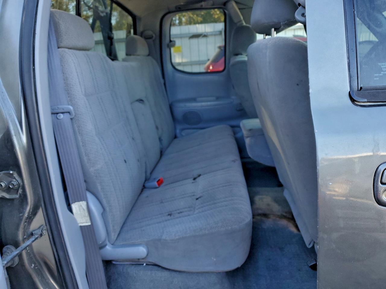 Toyota Tundra Access Cab Image 3