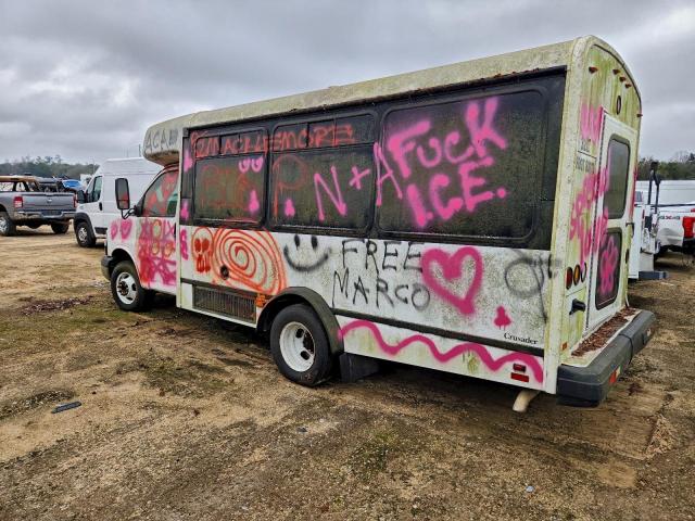 Chevrolet Express Image 4