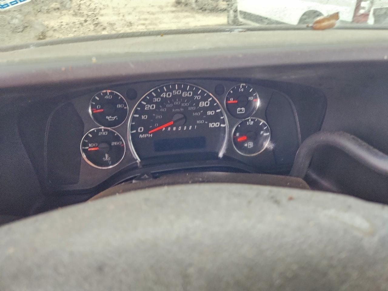 Chevrolet Express Image 9