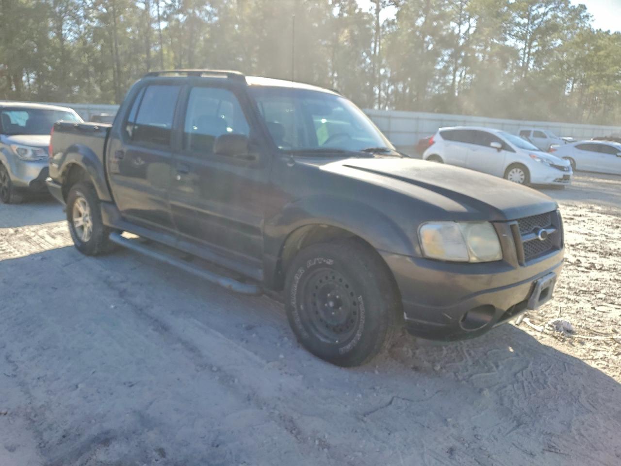 Ford Explorer Image 12