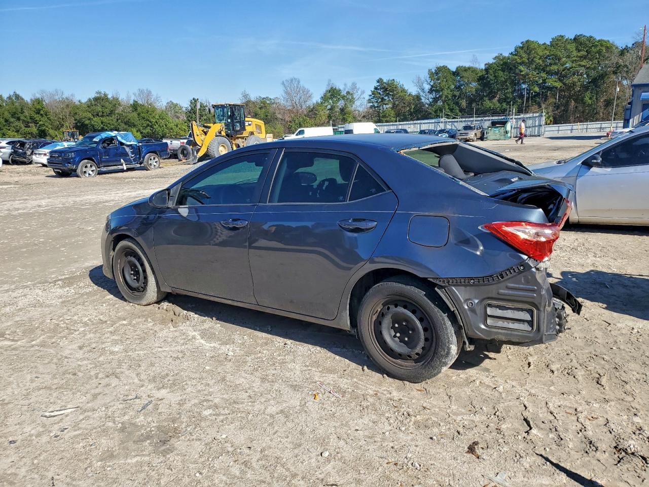 Toyota Corolla L Image 11