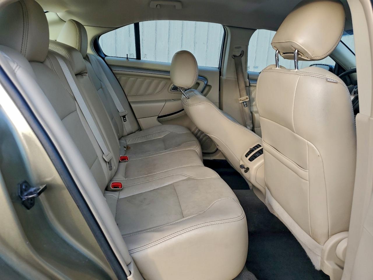 Ford Taurus Sel Image 8