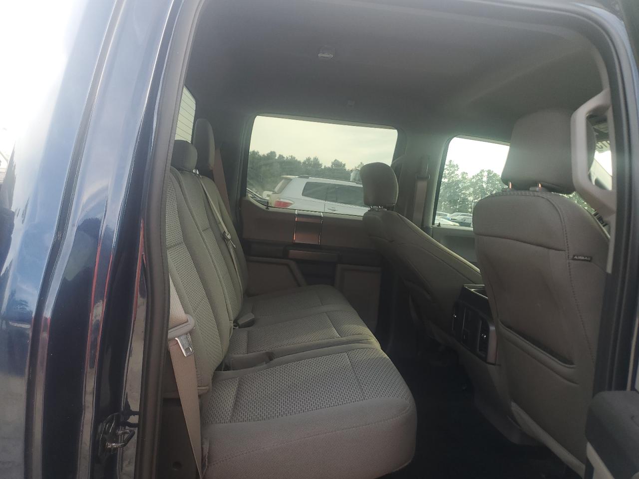 Ford F-150 Supercrew Image 6