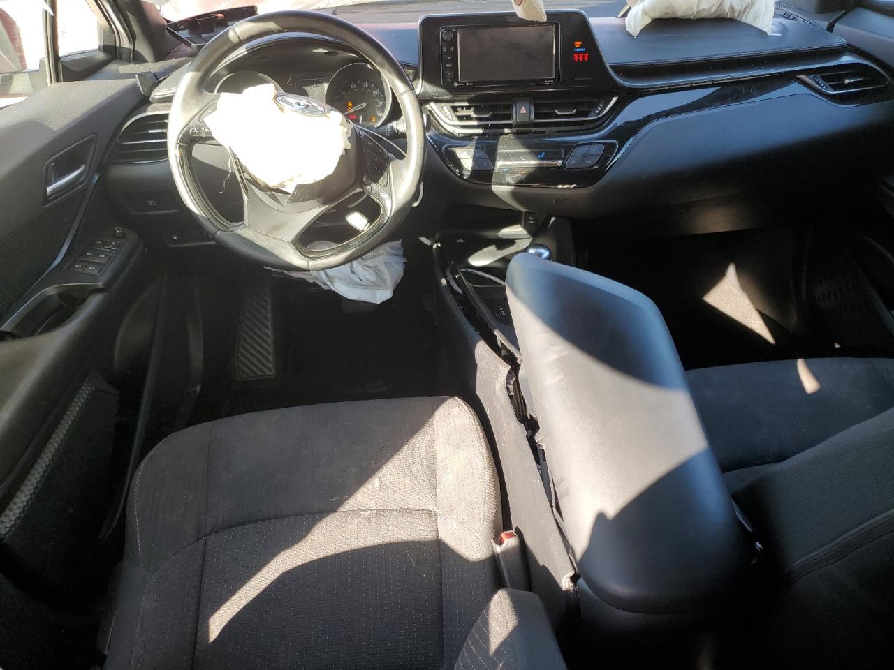 Toyota C-HR Xle Image 9