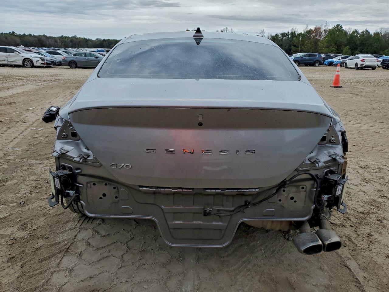 Genesis G70 Base Base Image 5