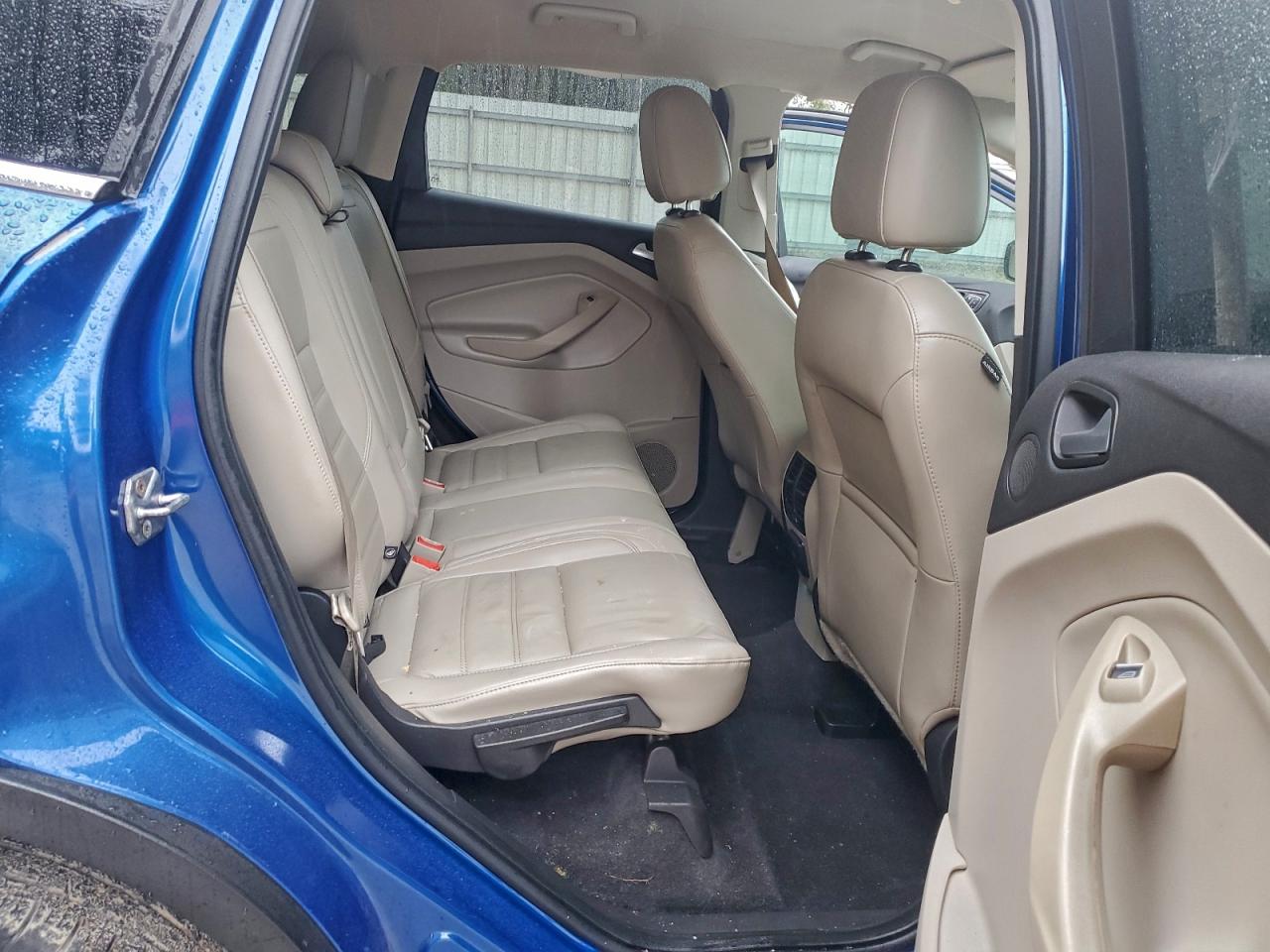 Ford Escape Titanium Image 12