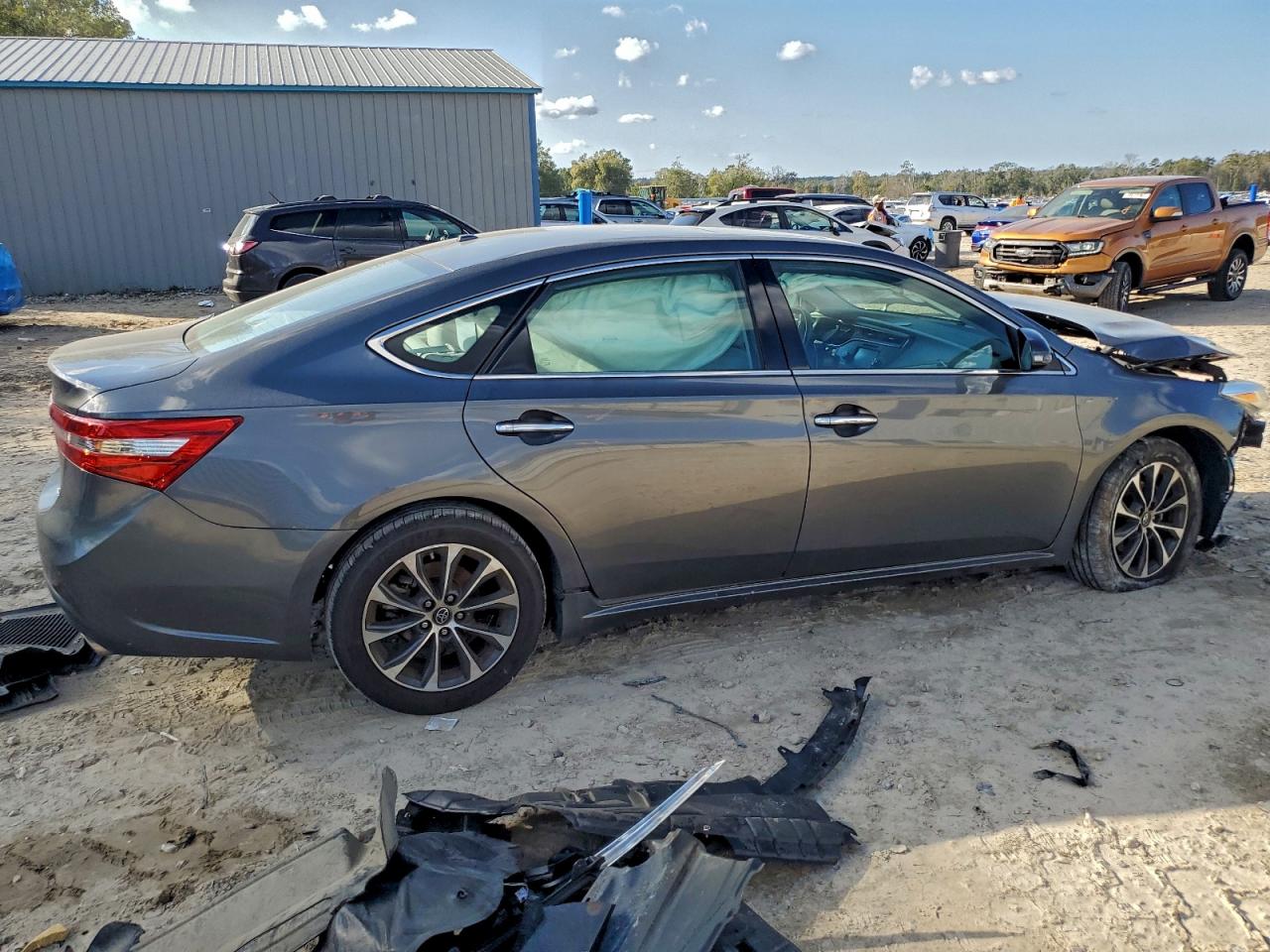 Toyota Avalon Xle Image 11