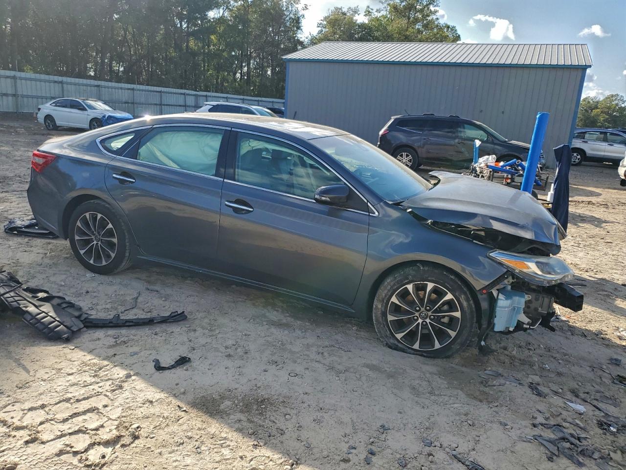 Toyota Avalon Xle Image 6