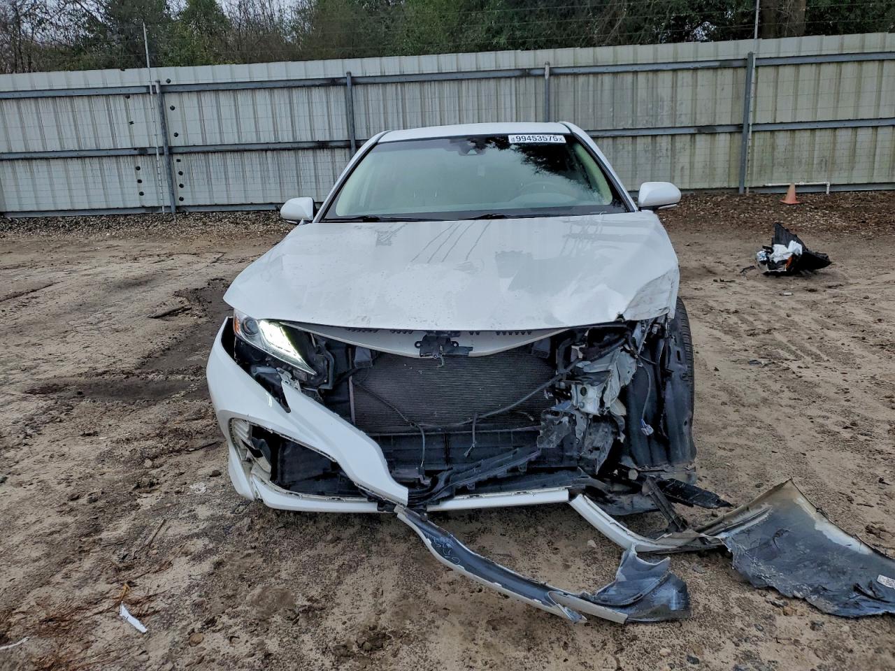 Toyota Camry Hybrid Image 6
