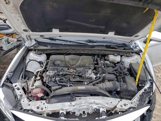 Toyota Camry Hybrid Image 12