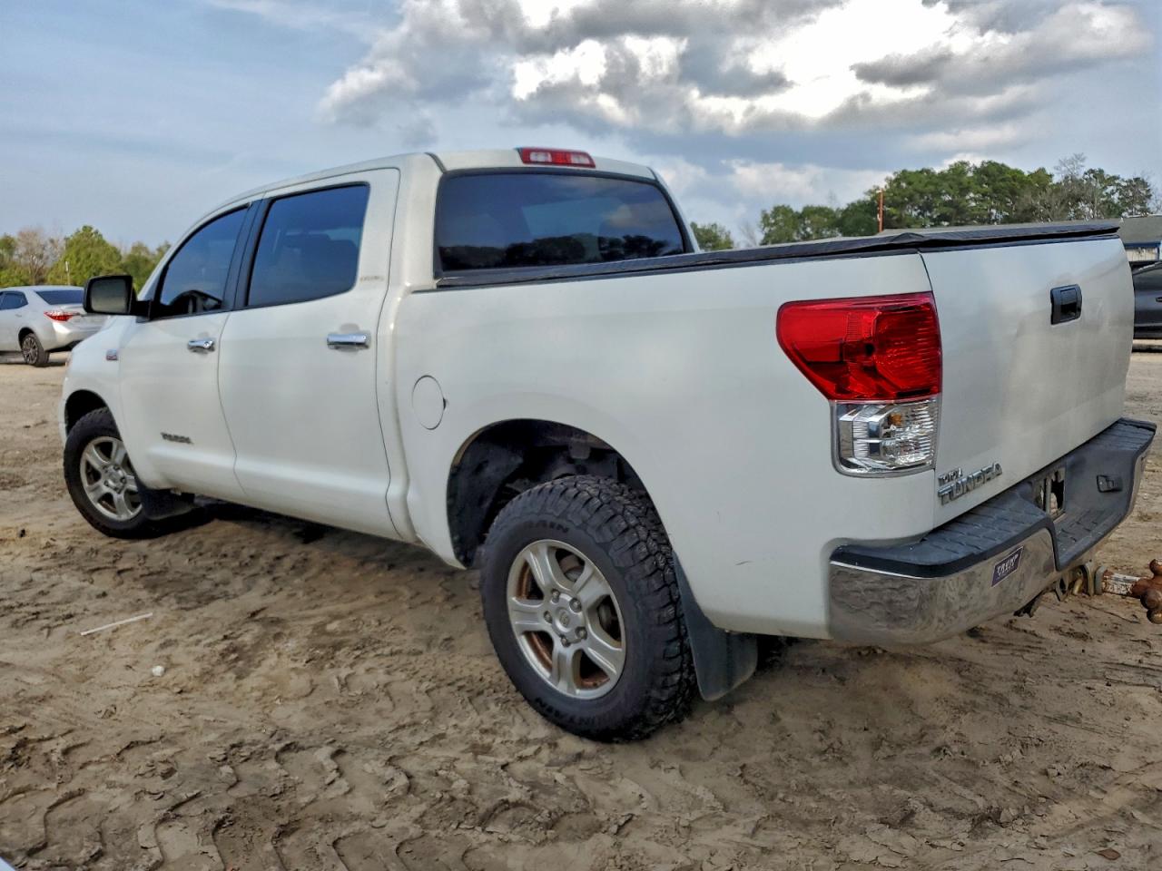 Toyota Tundra Crewmax Limited Image 3