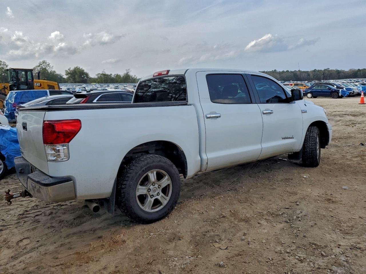 Toyota Tundra Crewmax Limited Image 2