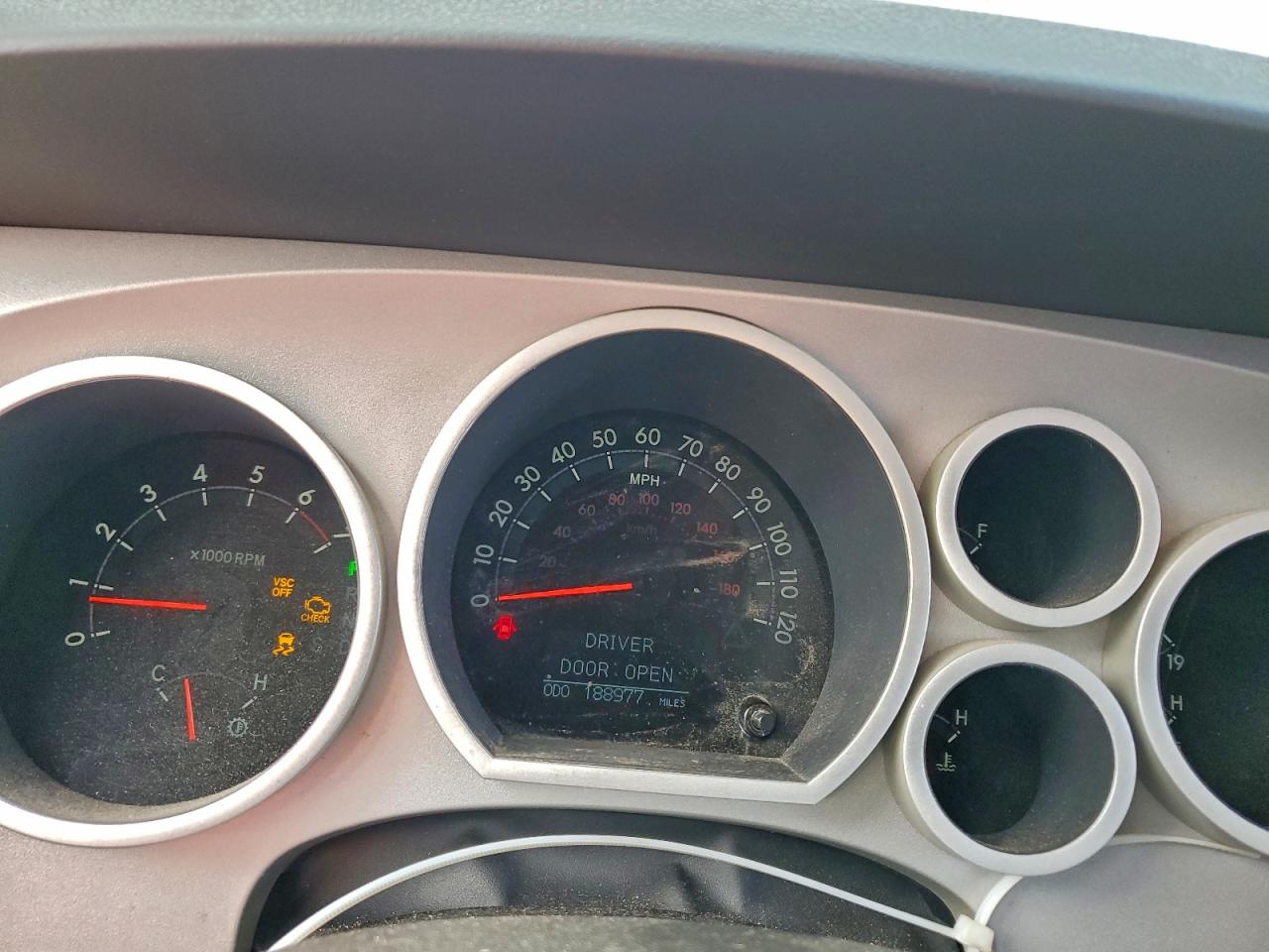 Toyota Tundra Crewmax Limited Image 9