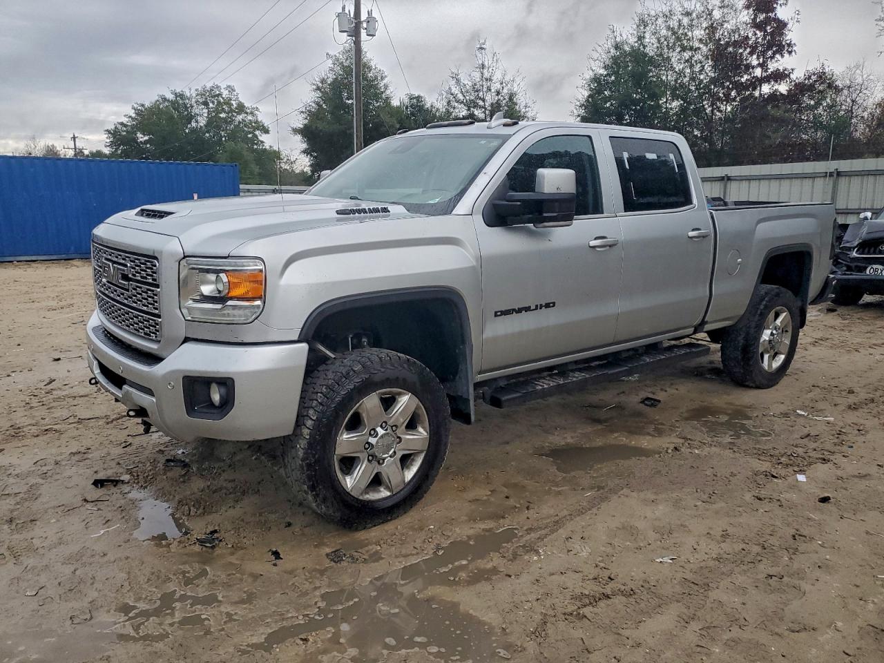 GMC Sierra K2500 Denali Image 1